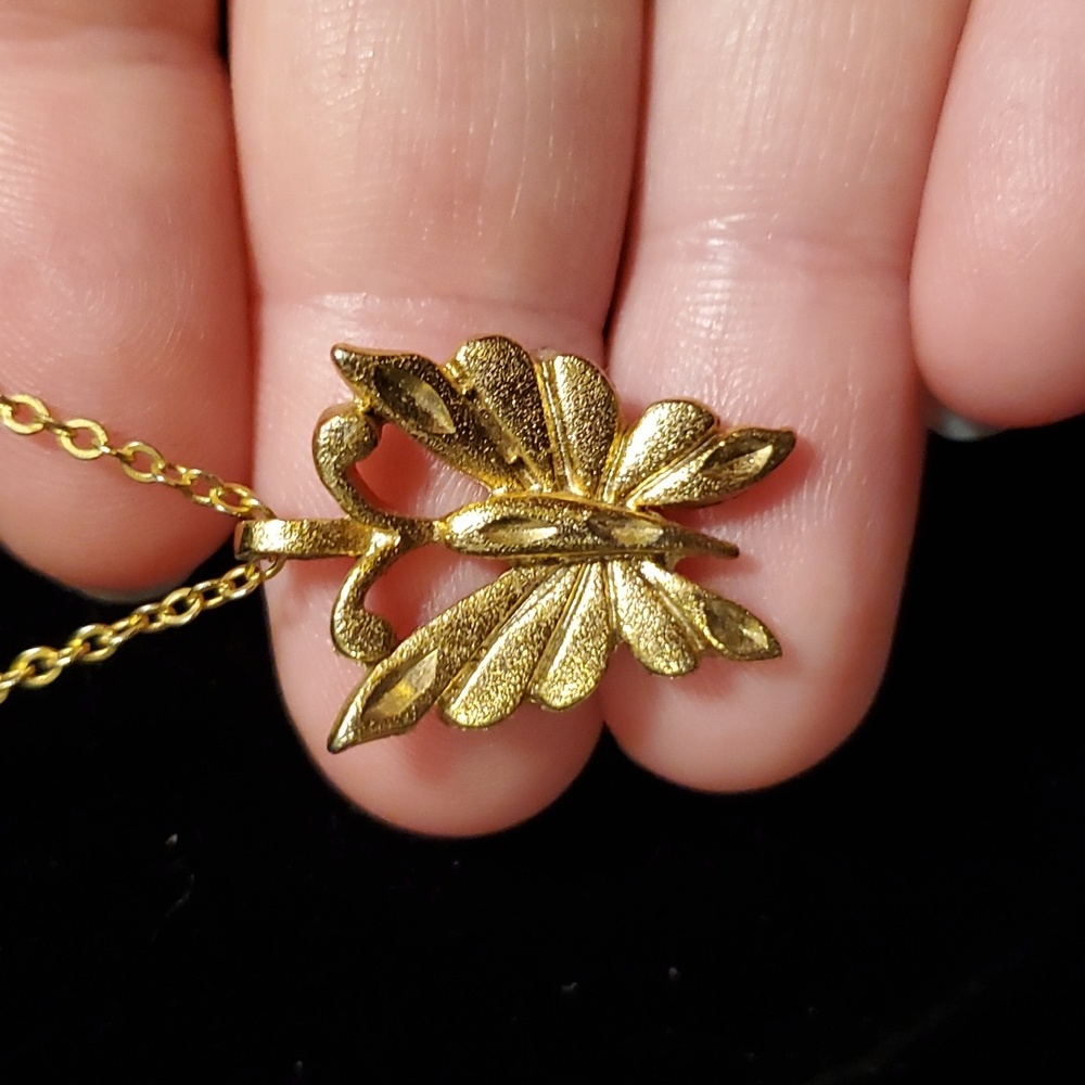 Gold tone butterfly necklace vintage 90s